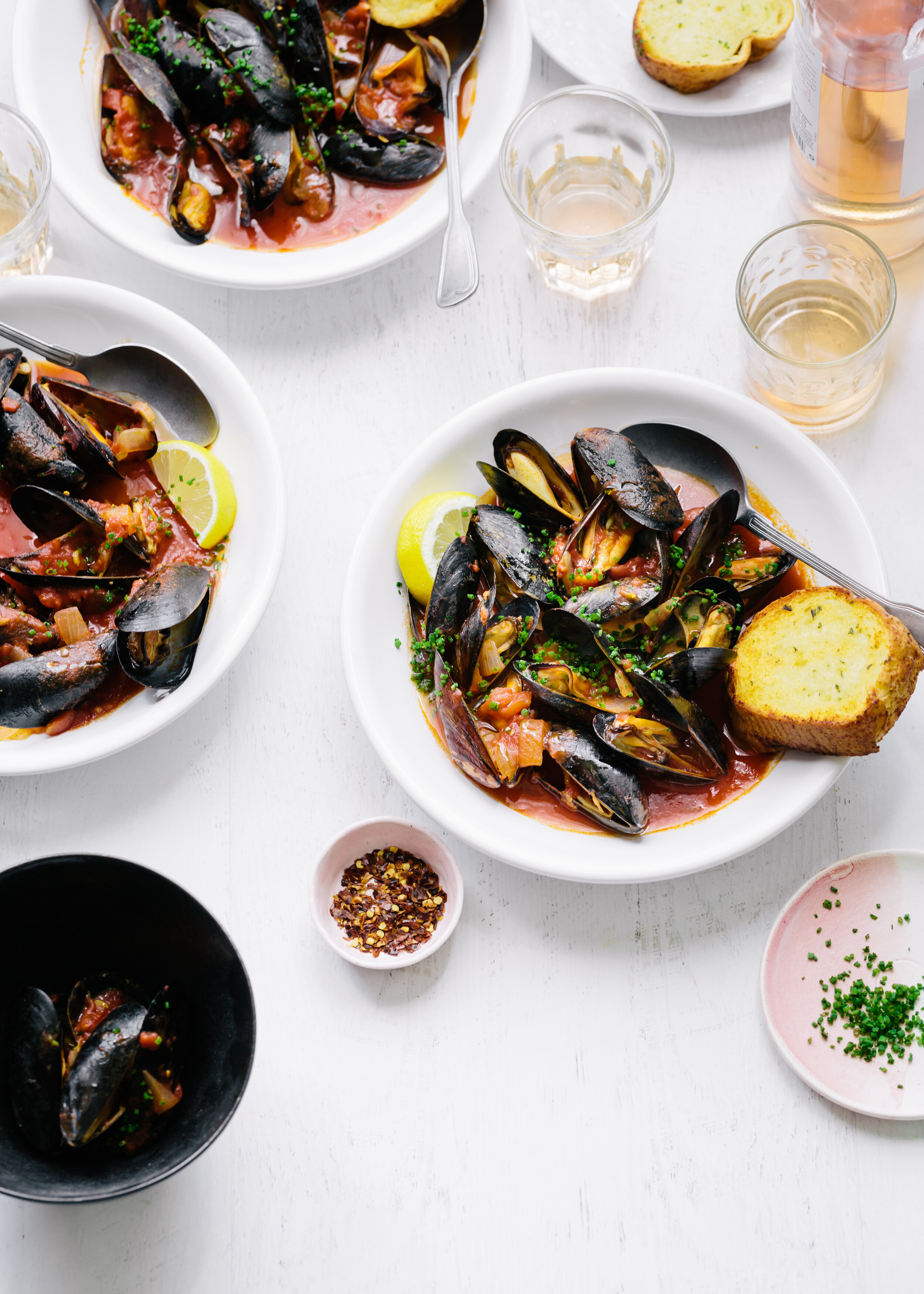 Mussels with Spicy Tomato and Garlic Bread-1489.jpg