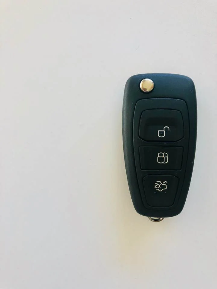ford 3 button.jpg