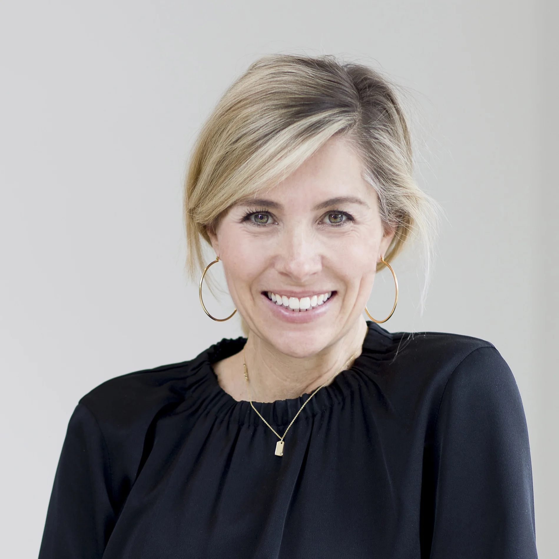 Kim Headshot square.jpg