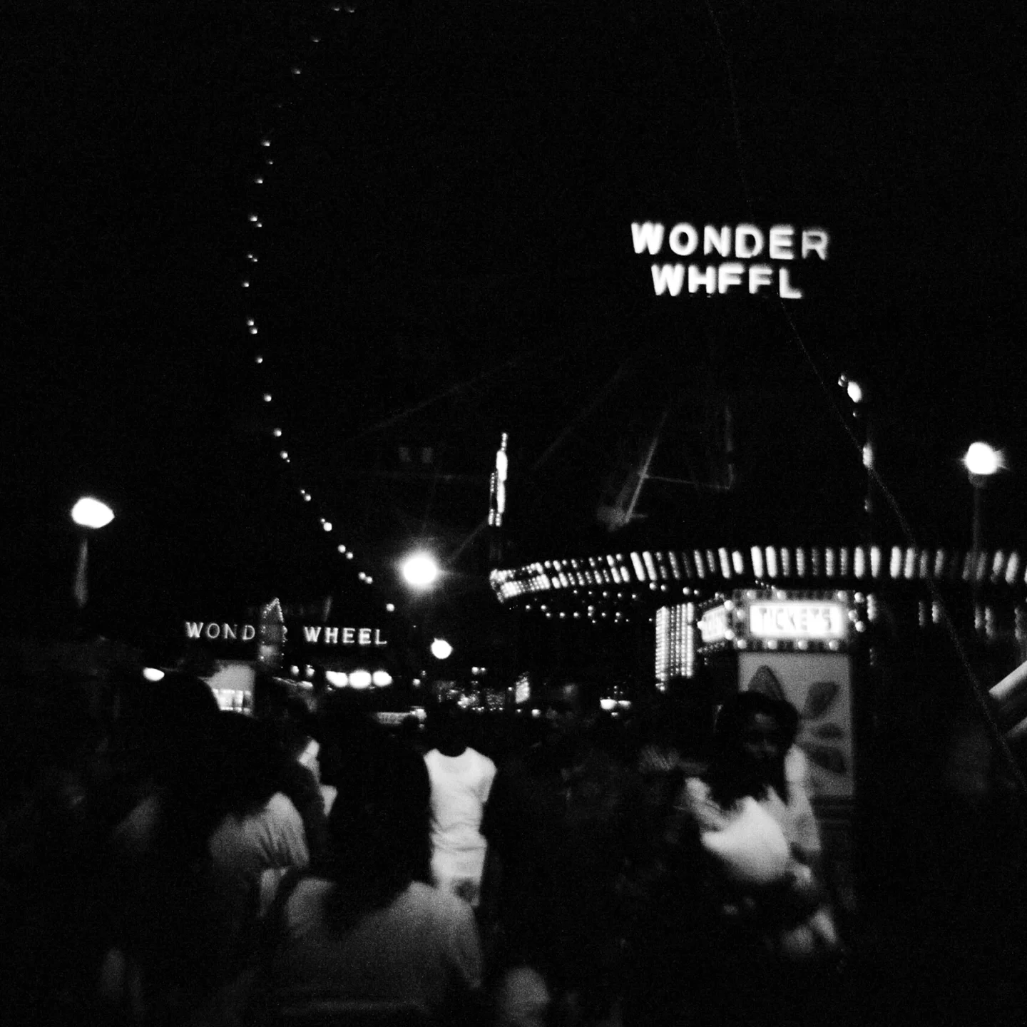 WONDER WHEEL AT NIGHT