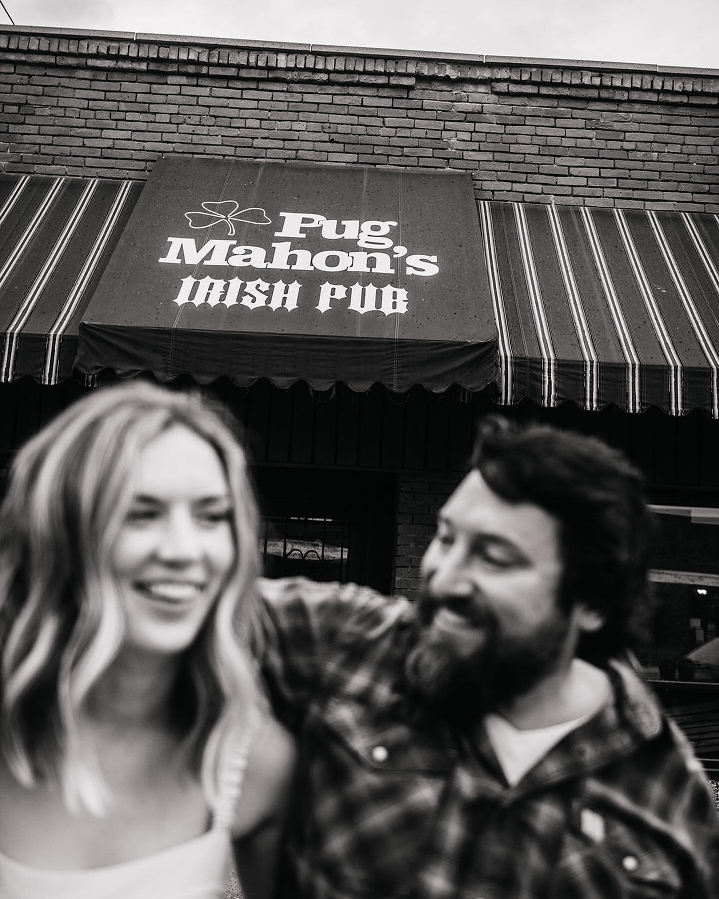 An engagement session can happen ANYWHERE.

Want to recreate your first date, complete with a bootleg box of pizza because the establishment is now closed? Absolutely. 

Wish to waltz into your favorite bar (greeted with the enthusiasm of a Cheers ep