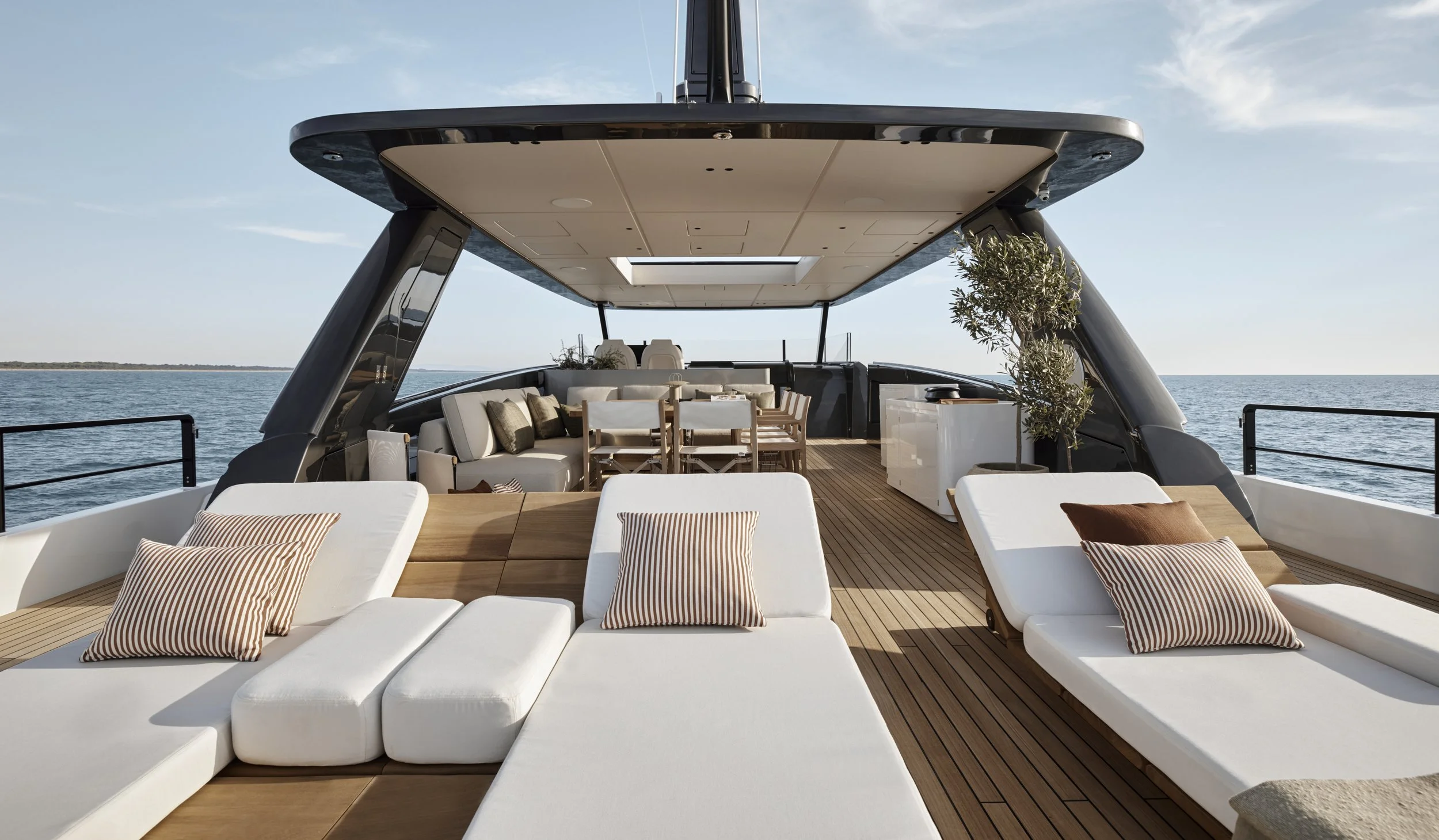 M27M Flybridge 4.jpg