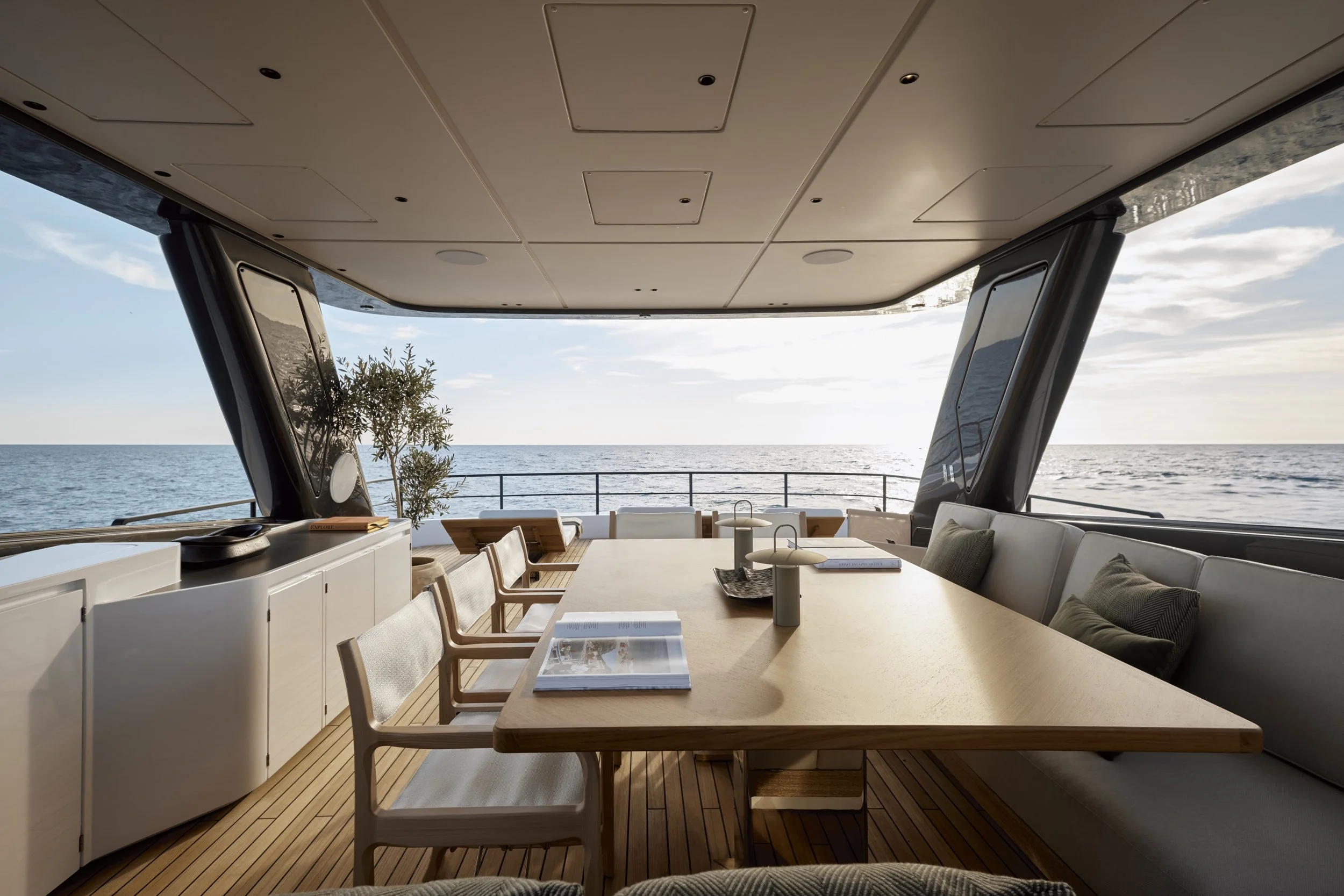 M27M Flybridge 5.jpg