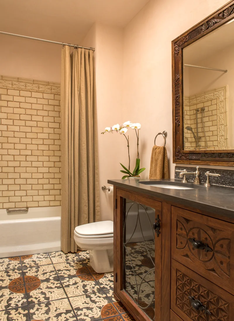 Statements-in-Santa-Fe-guest-bathroom-1.jpg