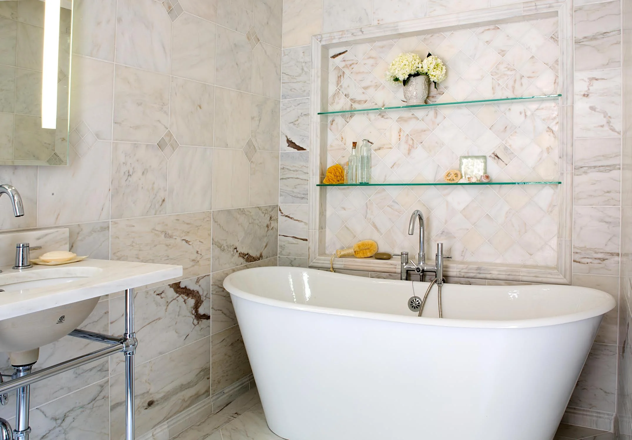 Statements-In-Tile-Bath2015-8.jpg