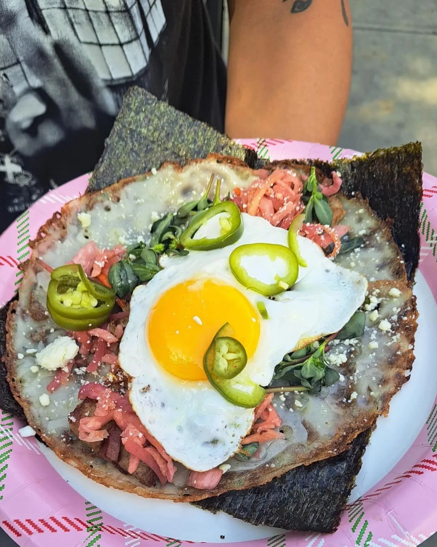 fun sake kasu b&aacute;nh x&egrave;o from @fredhua&rsquo;s pop-up earlier tonight at @katosakeworks 🤠 second pic c/o @victoriadegirasoles : )