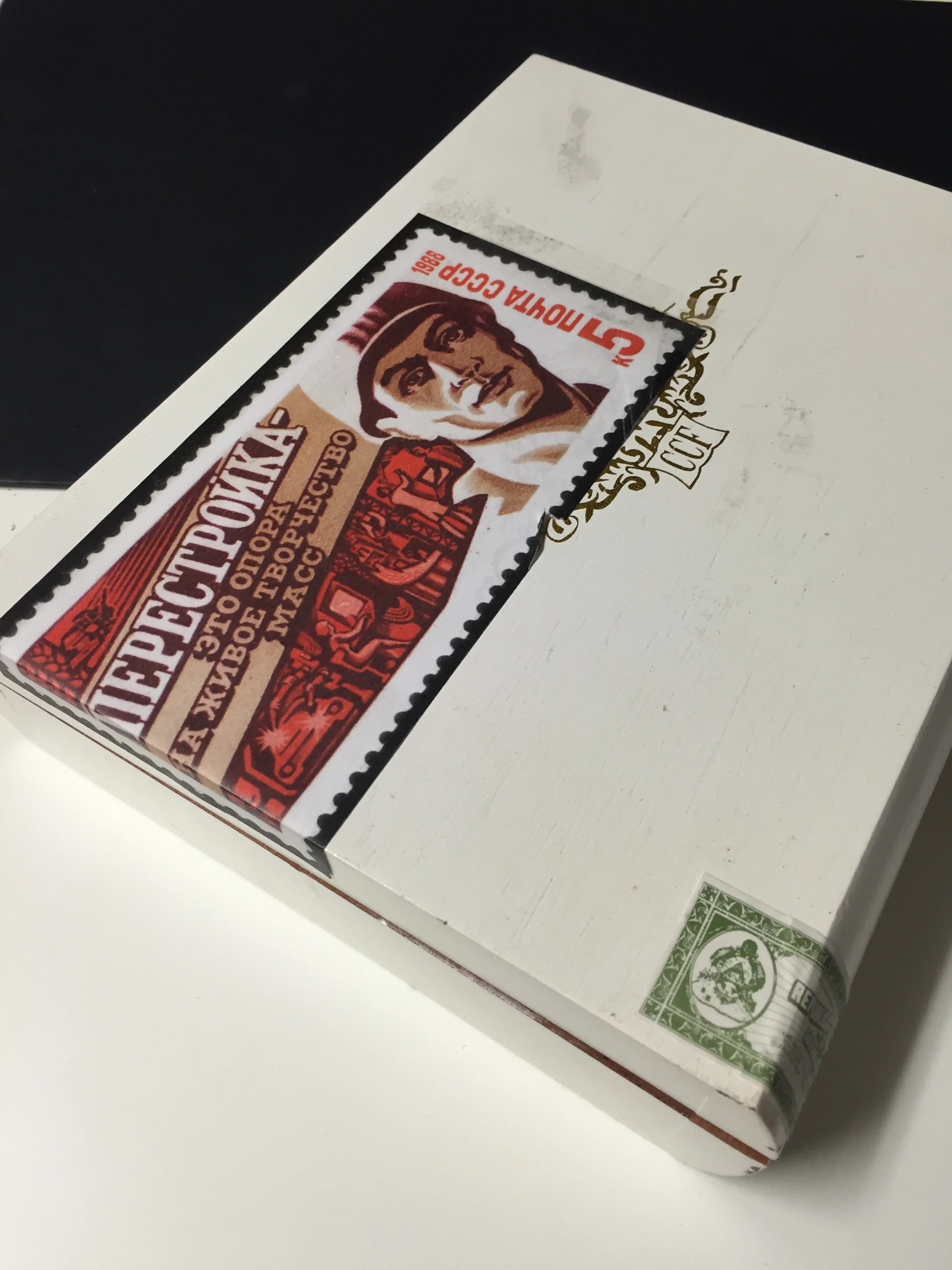  The Soviet Poster Show gift-shop cash box. Control central for sales of T-shirts, show catalogs, poster button, Dialogue poster Giclée prints and journal books. 