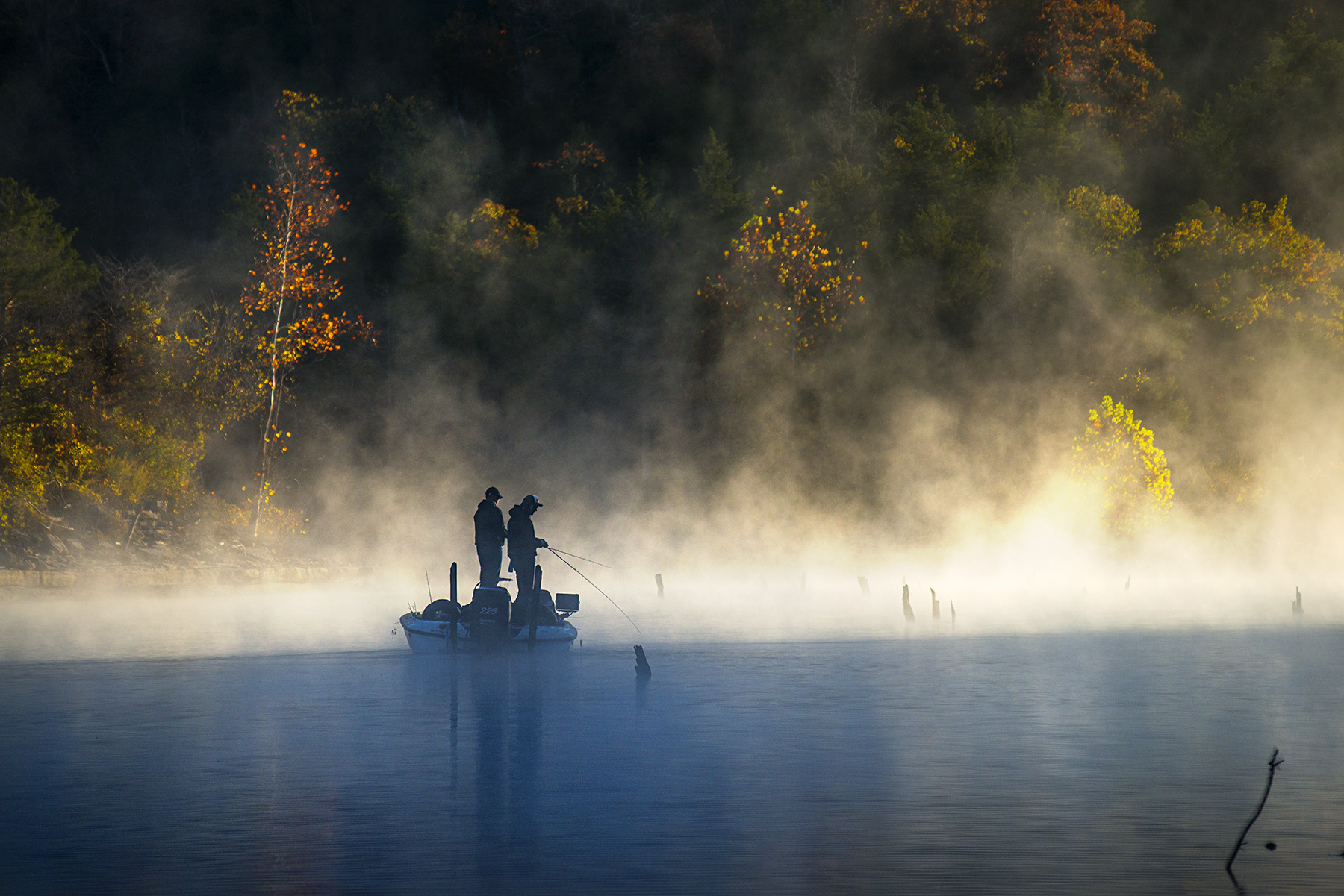 looking for a fish as the sun, water and fog meet. nikon d800, 200mm, f/5.6