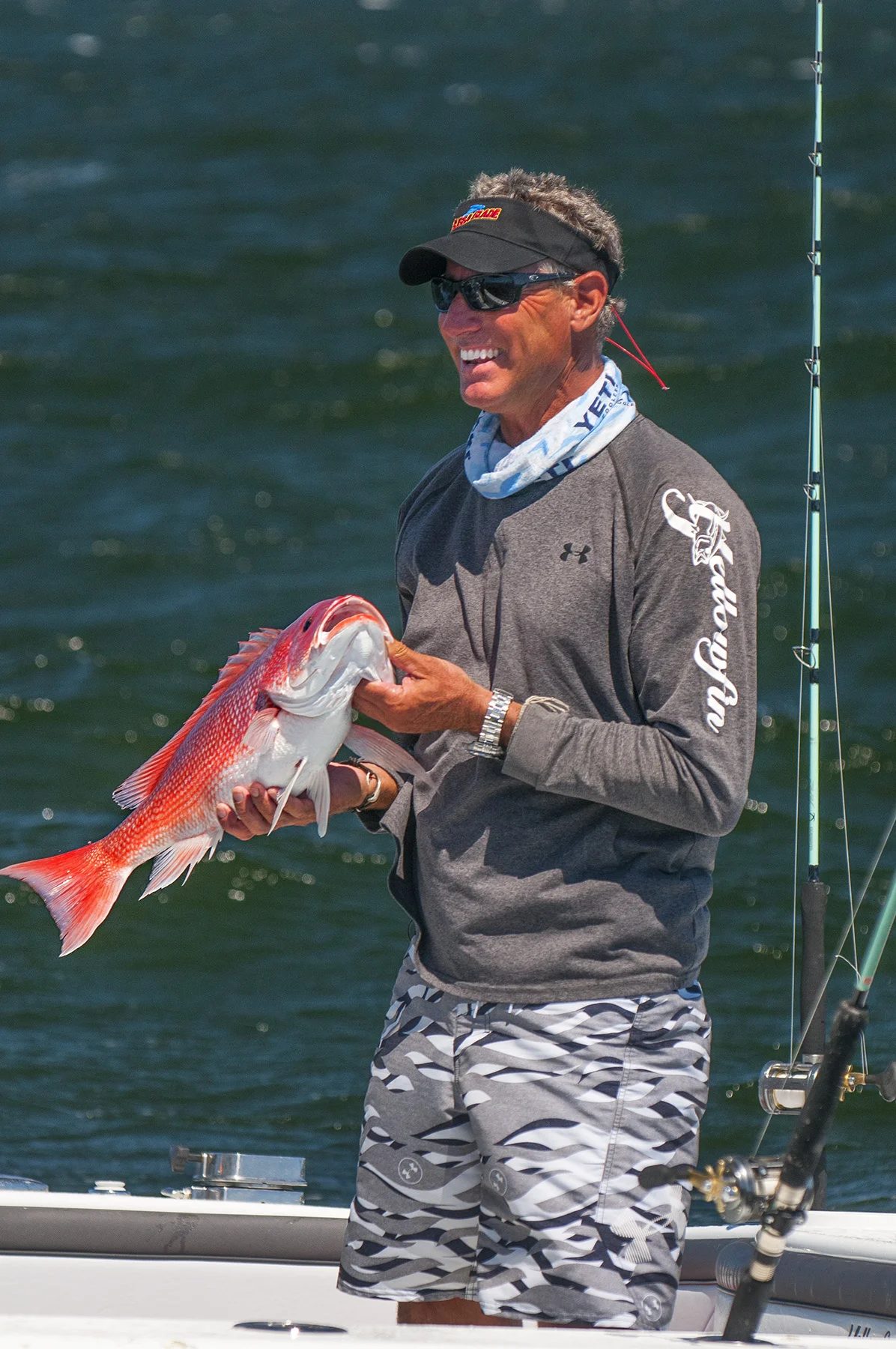 scott with a nice red snapper. nikon d300s, 160mm, f/5.0, 1/1000 sec