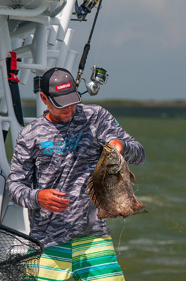 out of the net, into the yeti! nikon d300s, 200mm, f/5.6, 1/1000 sec