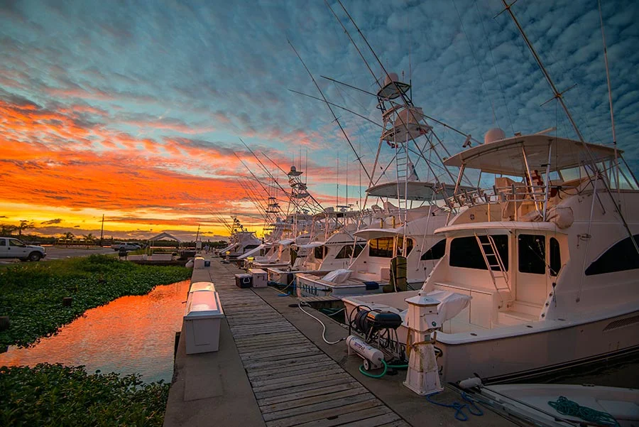 sunrise at the marina, looks like a good start to the day. nikon d800, 16mm, f/4.0, 1/30 sec