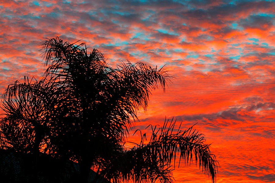 fire in the sky. nikon d300s, 70mm, f/4.0, 1/80 sec