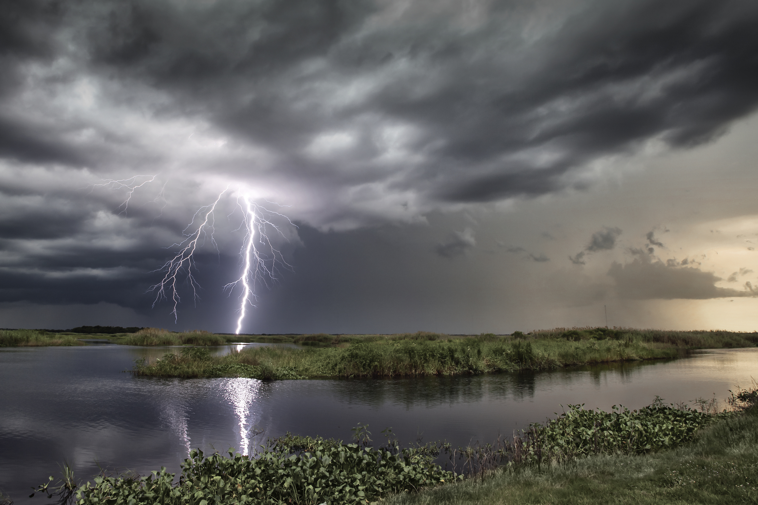  Cloud to ground lightning near Christmas, Florida&nbsp; 