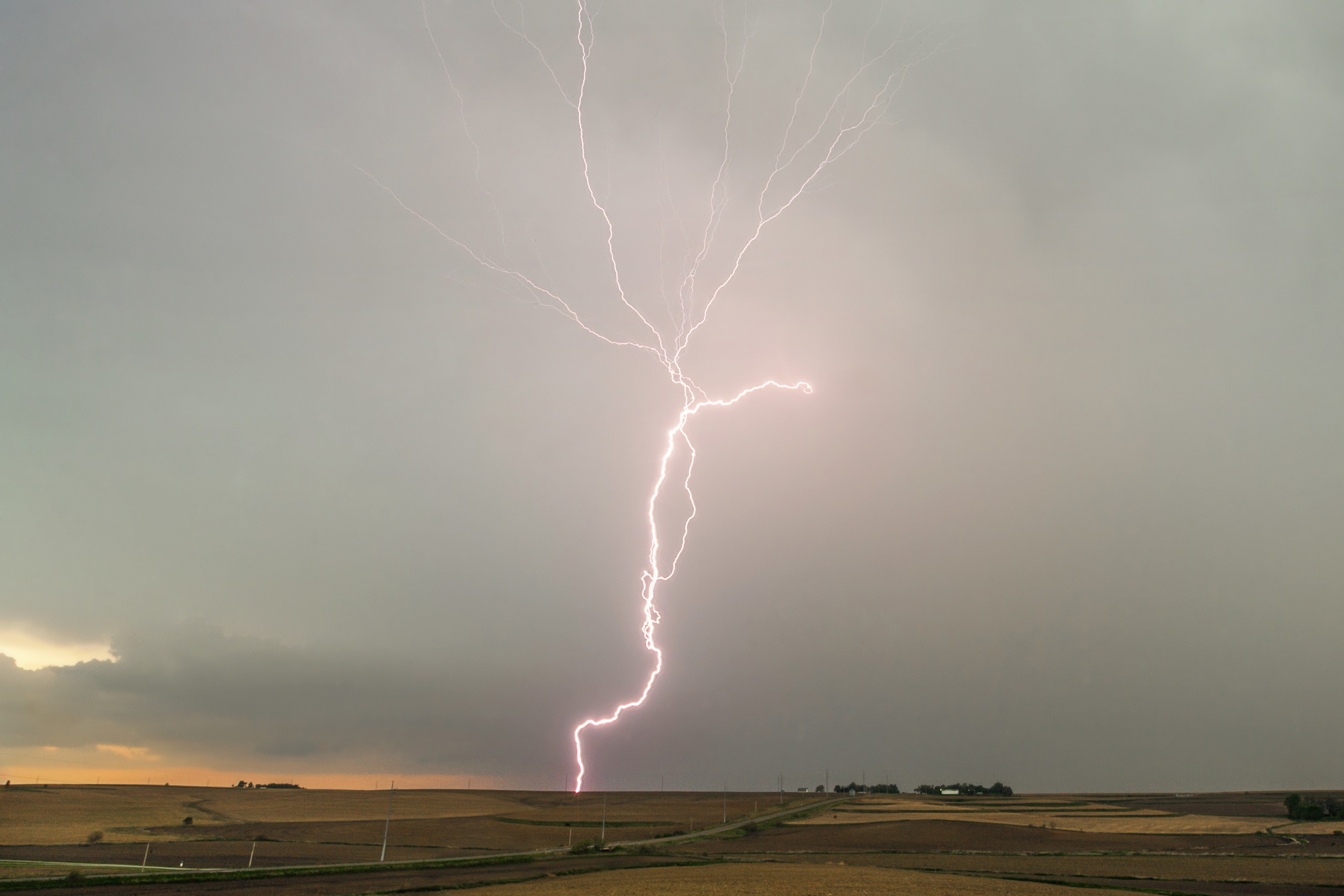  Massive +CG initiates its own upwards lightning in Blair, Nebraska on May 4, 2012 