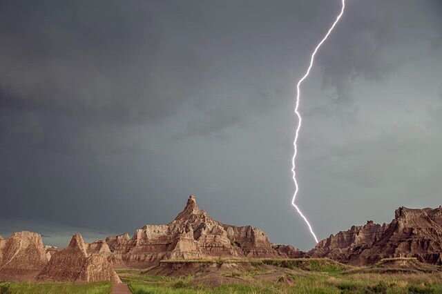 Close range lightning yesterday in Badlands National Park! This struck within a quarter mile of us. Down day today with Tornado Adventure Four before we wrap up the season with two big days in the Northern Plains.
#badlands #supercell #lightning #sto