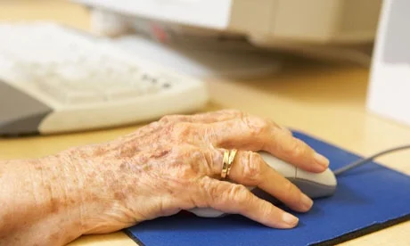 Being online at age 90 helped this man feel less lonely