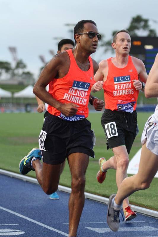 Jeet aich - kicking down in his 5000m on the track - Sydney Olympic Park