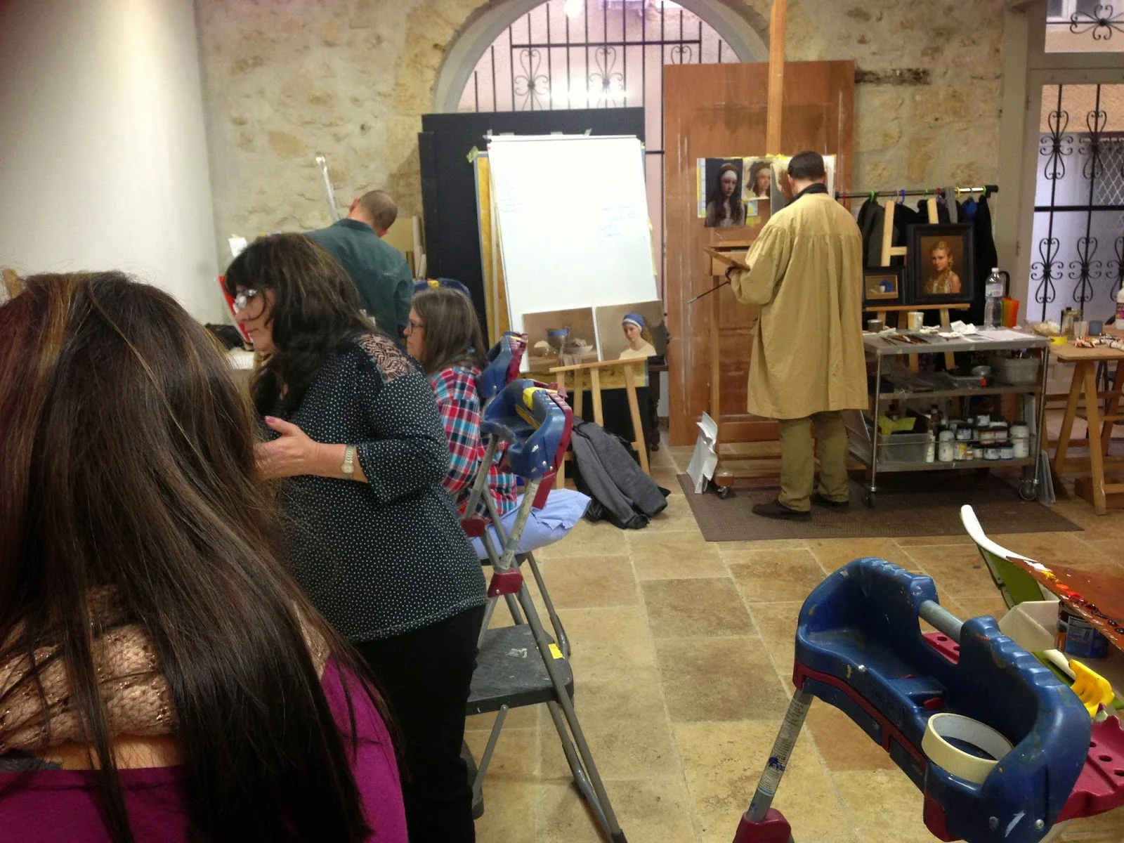 The view from my easel - next to Inge, Laurette, Kristin and Jean-Michel. You can tell that David is a Proper Artist, as he's donned a smock..