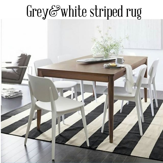 Also unser the table classic stripes never disappoint! One of the most popular color combos when it comes to stripes: grey abd white.
.
.
.
#munahome #woolrug #handwoven #ecofriendly #sustainableliving #slowdesign #rugsundertable #esstischteppiche #s