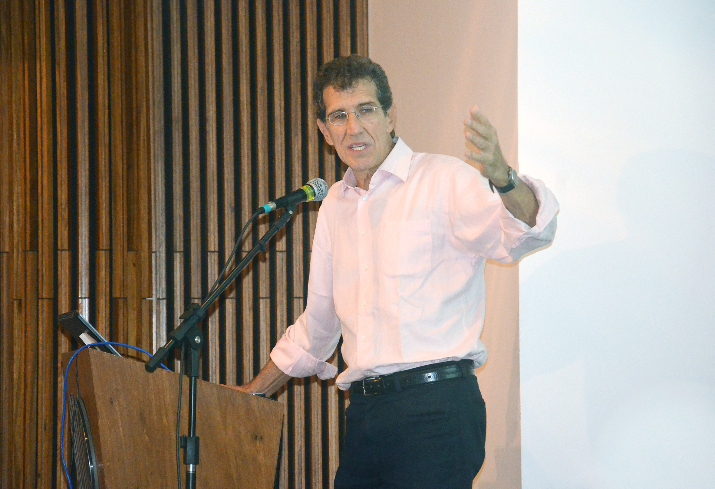 Prof. Carlos Augusto Monteiro