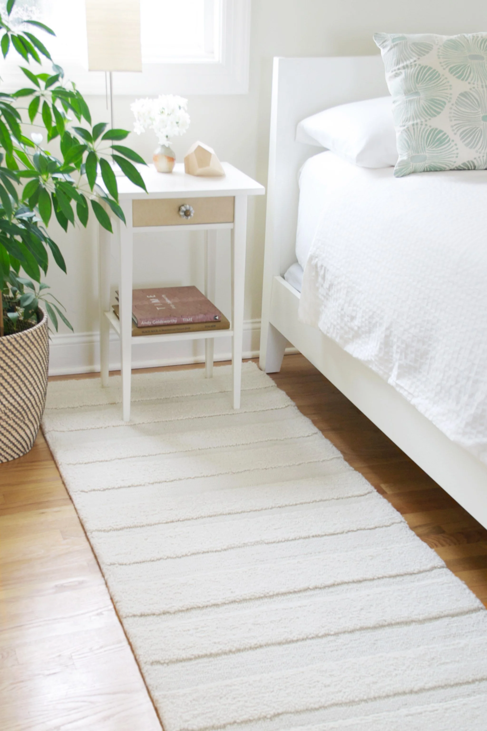 Pure-Stripe-rug-bedroom.jpg