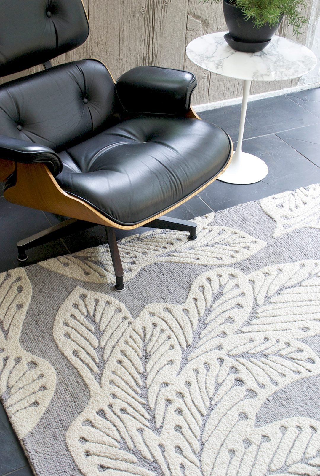 grey-leaf-rug-chair-eye-heart-hand.jpg