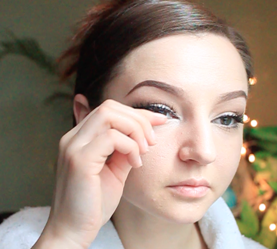 Step 7) Apply false lashes