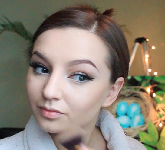 Step 9) Apply your favorite bronzer to chisel those cheekbones. I'm using ABH powder contour kit palette