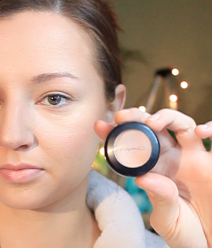 Step 1) Prime the eye area. I’m using MAC concealer