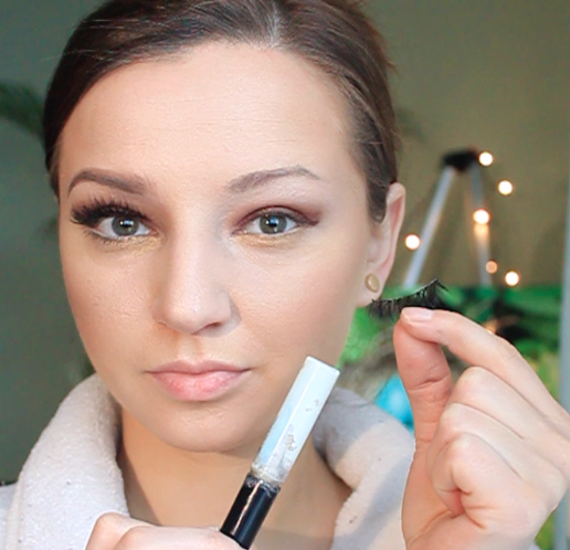 Step 8) Apply your favorite pair of falsies ;)