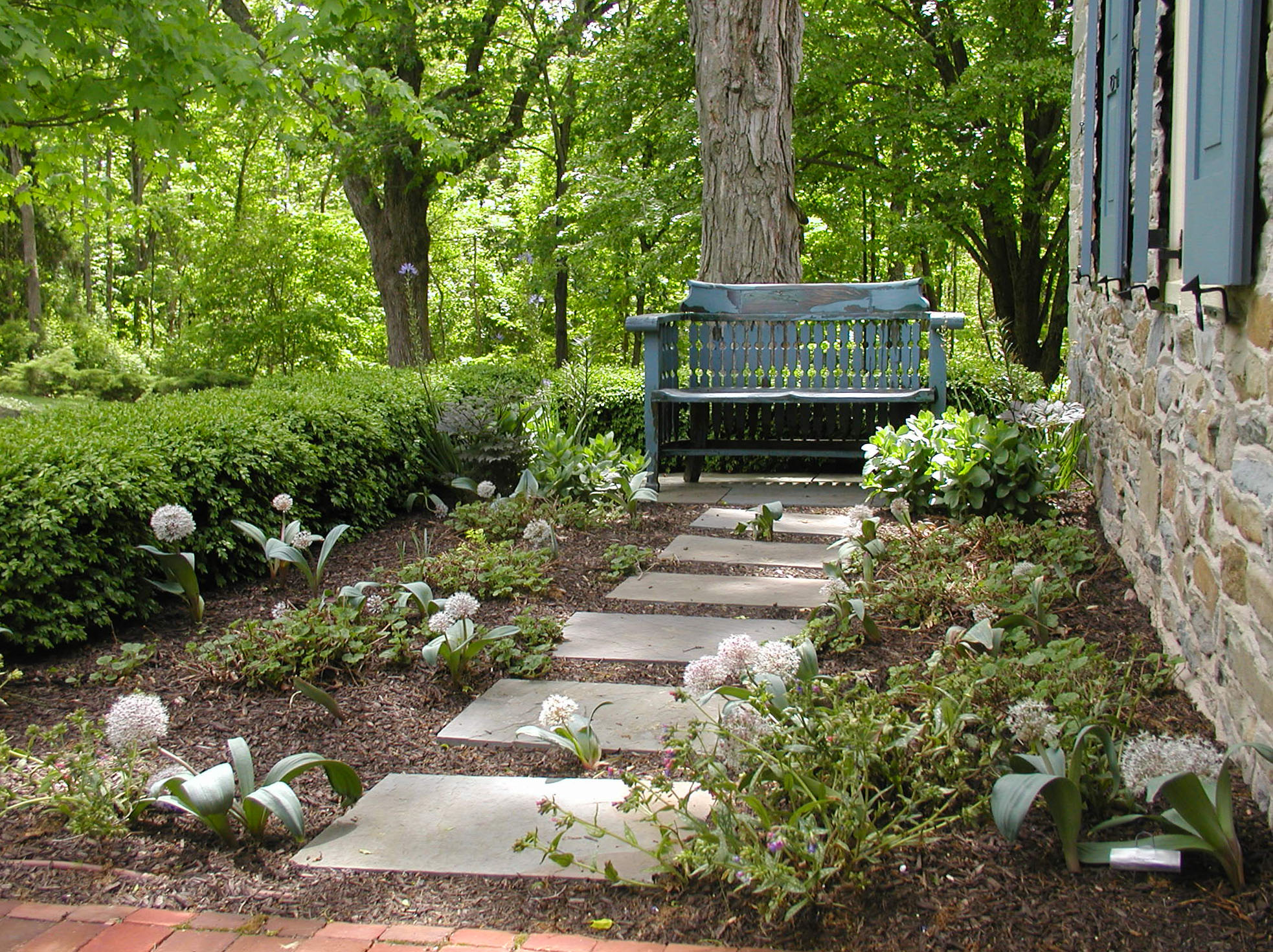stepping stone bench garden design