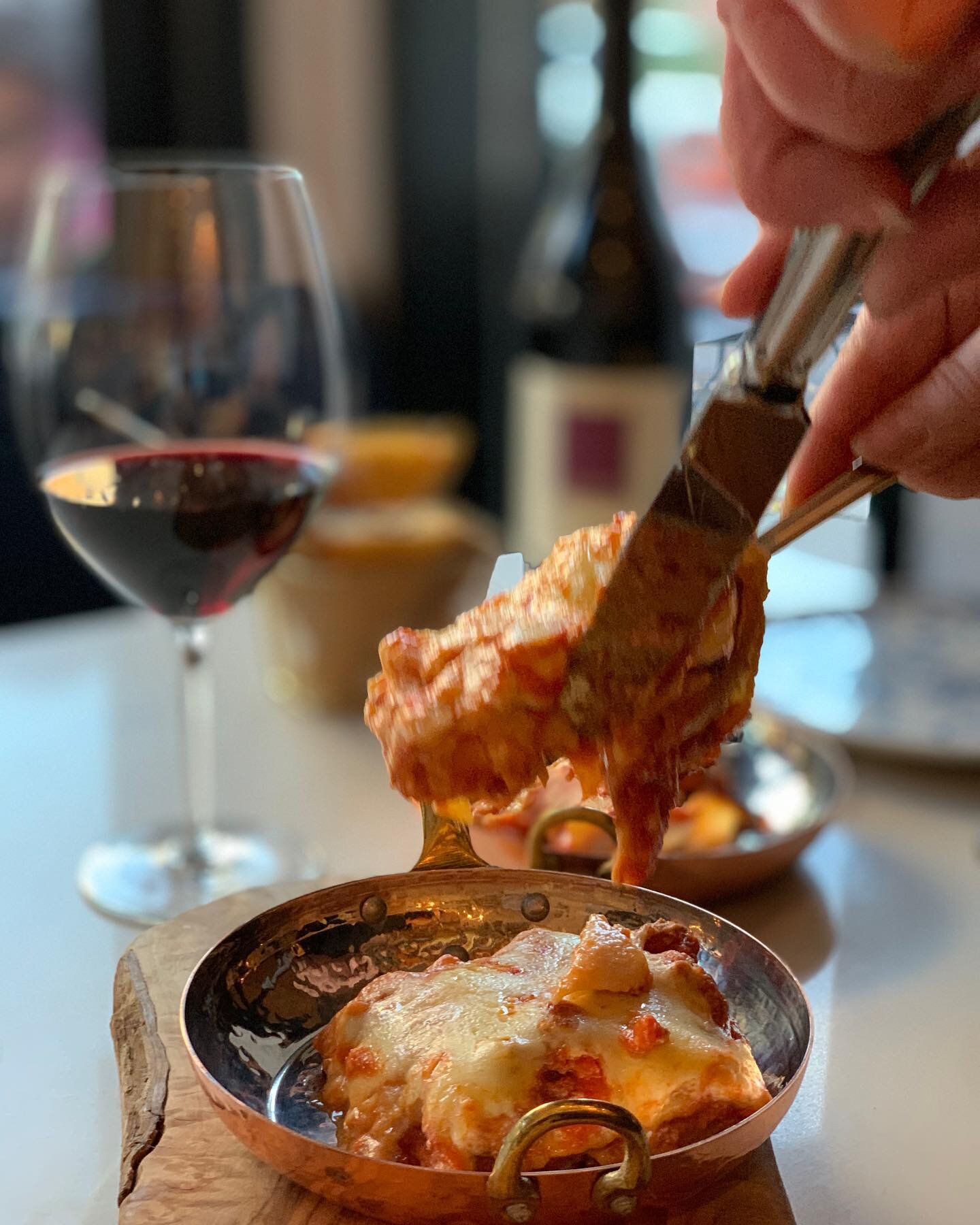 Qb Lasagna Season
Order Yours for the holidays!!!

#qbtheplacetobe
.
.
.

Call to book a table or order your favourite take out
416-962-3141
.
.
.
.
.
.
.
.

##torontofood #foodporn #foodie #sommelier#foodieofinstagram #cocktails #italian #torontopat