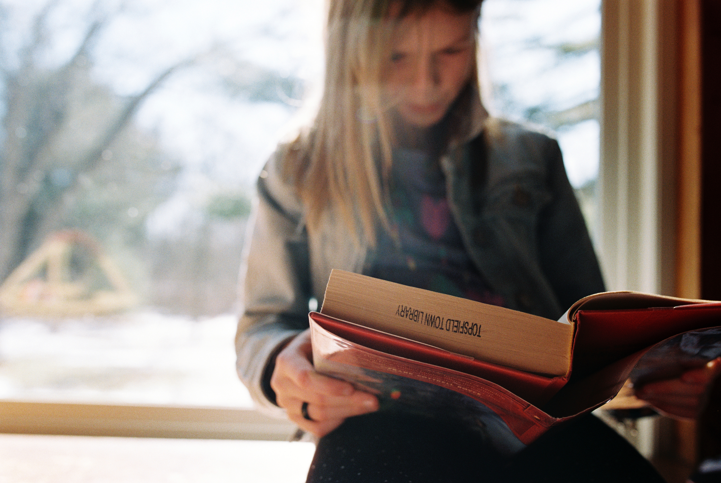 Book worm (Canon 1v :: Fuji Superia 400 @320) 50/366