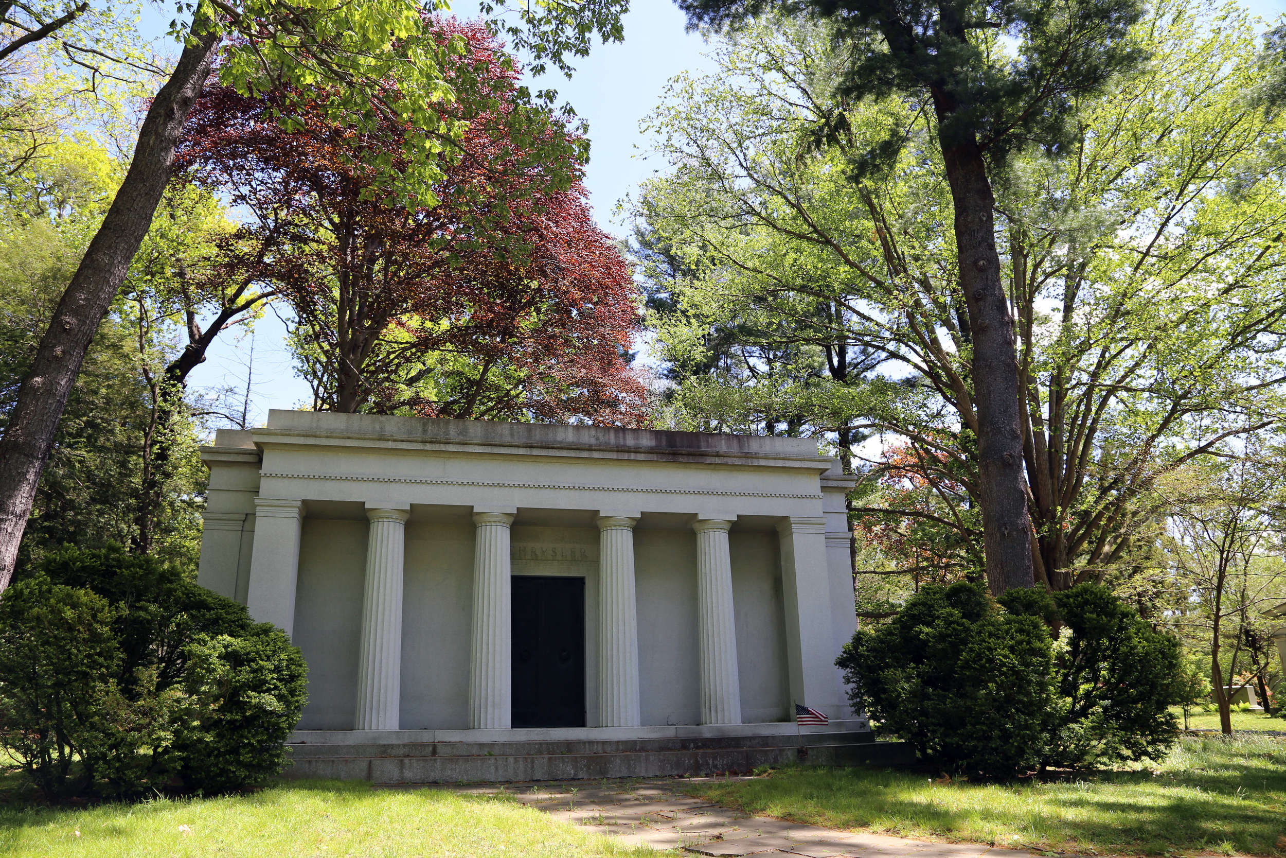 Tomb of Walter Chrysler (1875–1940), businessman and founder of the Chrysler automobile company; commissioned New York City’s Chrysler Building.