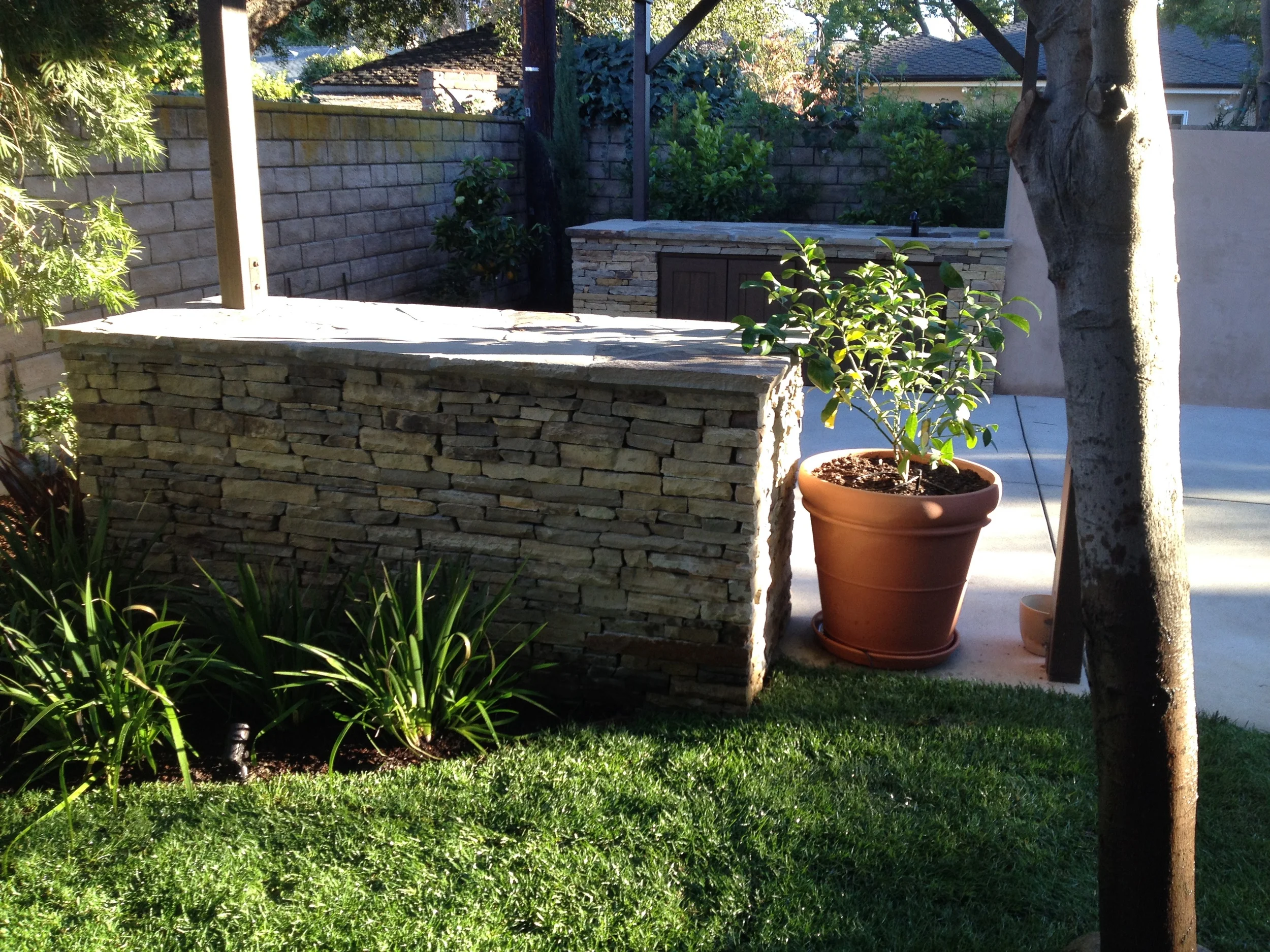 Toluca Lake Outdoor Kitchen dining area.JPG