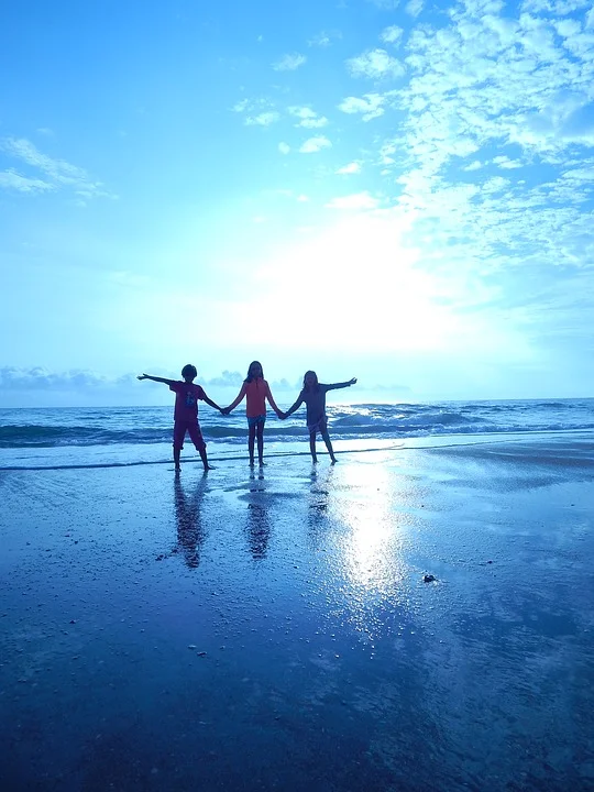 beach-1214467_960_720.jpg