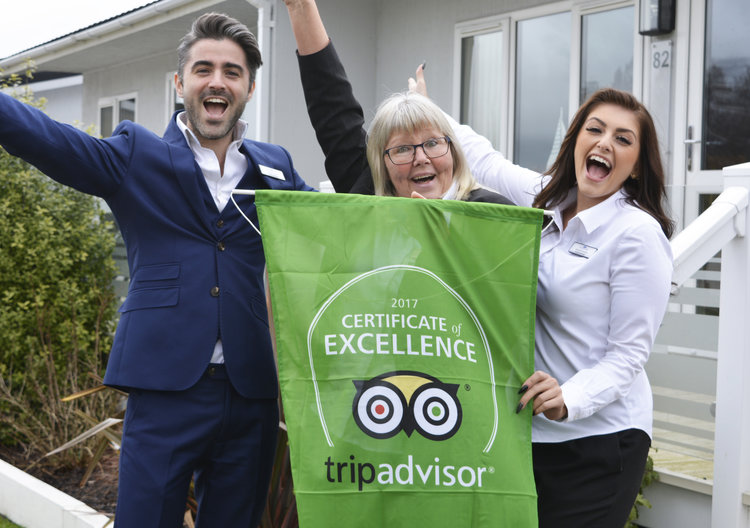 The team at Broadlands Park & Marina with their award