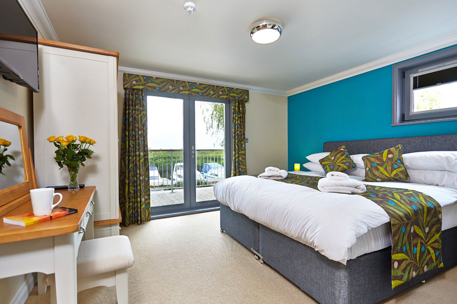 Waveney-River-Centre-master-bedroom.jpg