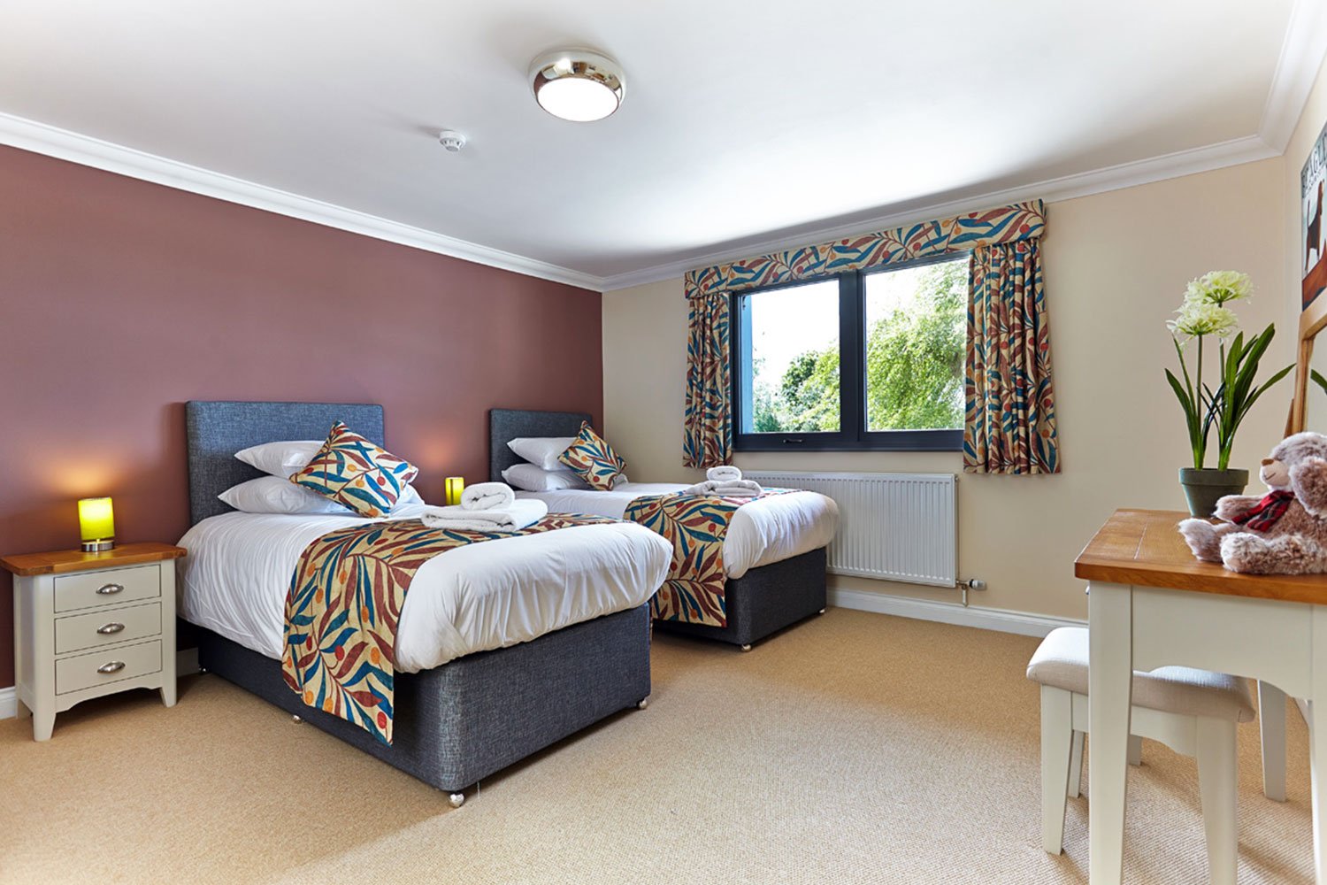 Waveney-River-Centre-twin-bedroom.jpg