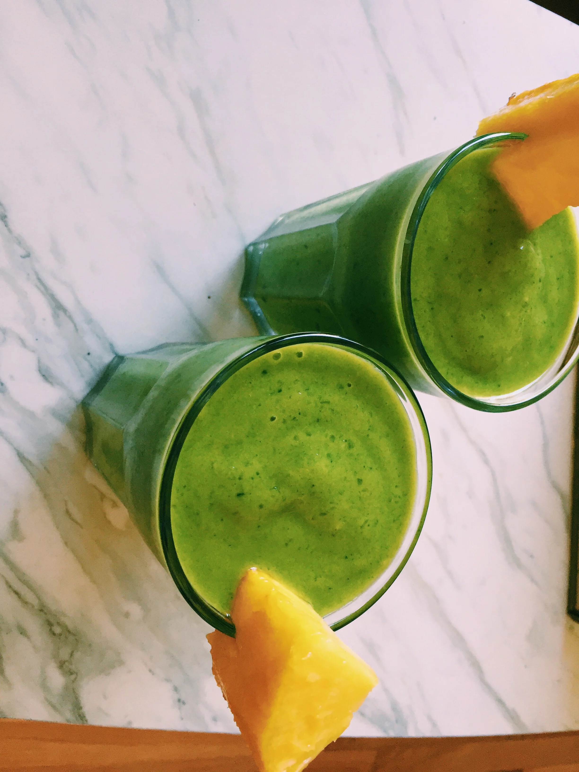 Smoothie: Spinach, pineapple, mango, banana, rice milk, ice. MMMMMMMMMMM!!!