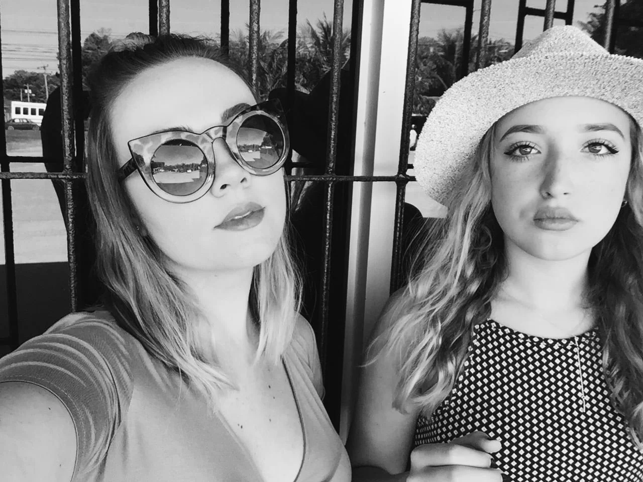 How gorge is my sister!? What is happening to 14 year olds these days. 
