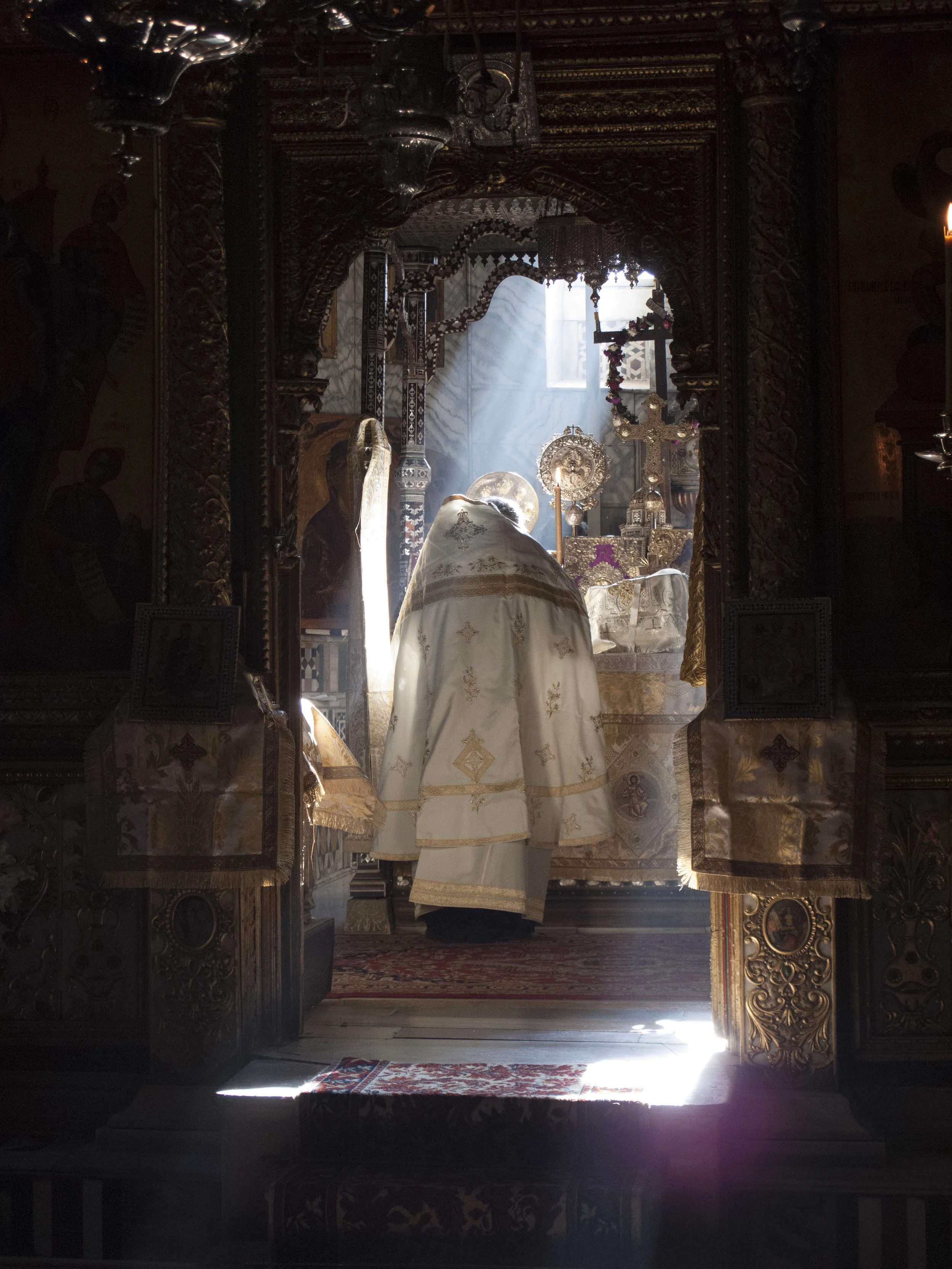 Elder Pavlos serving Liturgy on Holy Thursday