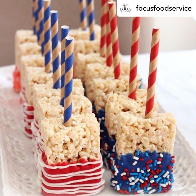 We love this patriotic dessert! (Don’t worry ...we will tell everyone you came up with this idea all by yourself! ) @aardvarkstraws can complete the look with red striped giant or jumbo straws. Contact your Focus Sales consultant for more info! #focusfoodservice #salesconsultant #foodservice #aardvark #paperstraws #ecofriendly #straws #presentationiseverything #patriotic #memorialday #4thjuly #desserts #bakeries #caterers
Posted @withrepost • @focusfoodservice
