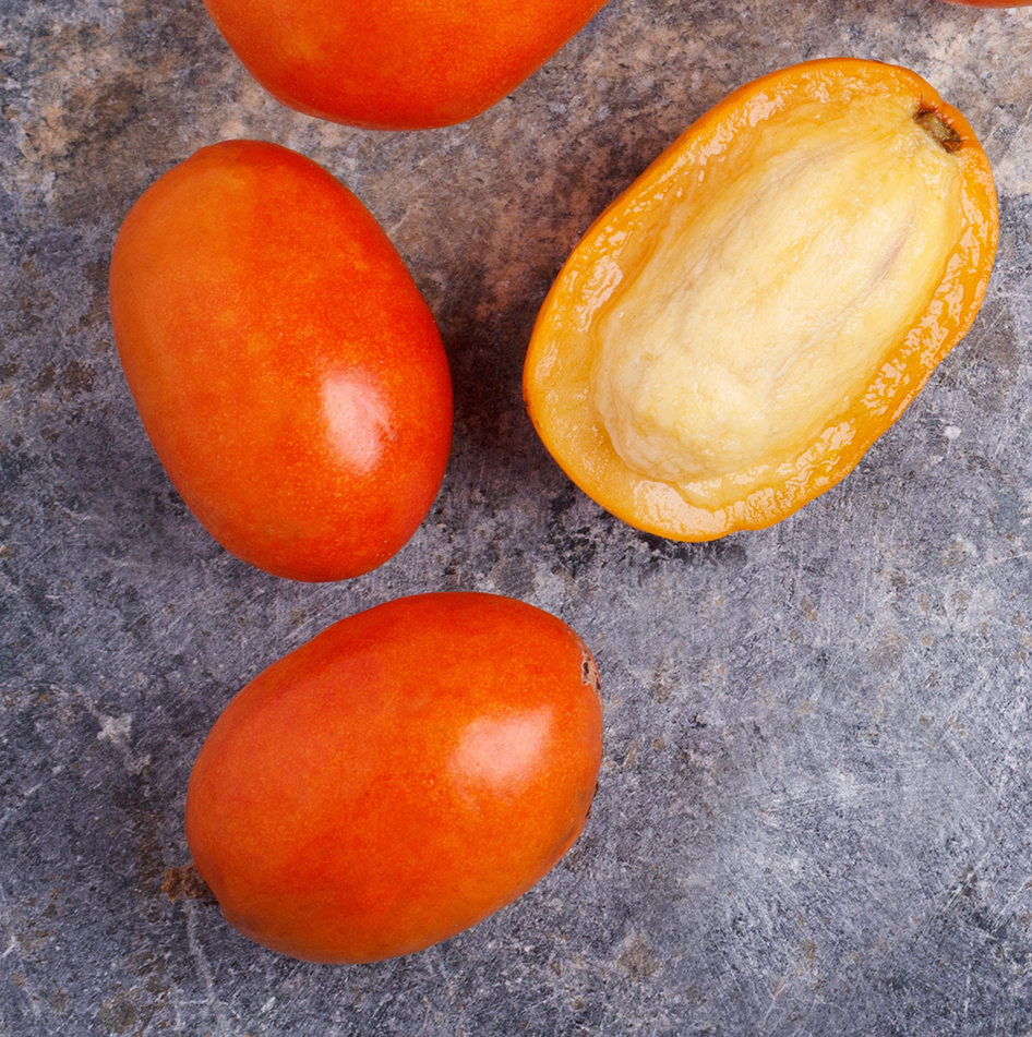 CAJÁ • ’’Karneval i påse’’ då den är känd som återhämtningsfrukt i Brasilien. • Rik på ämnen så som vitamin C, kalcium och magnesium. • Smaken påminner om passionsfrukt och mango.
