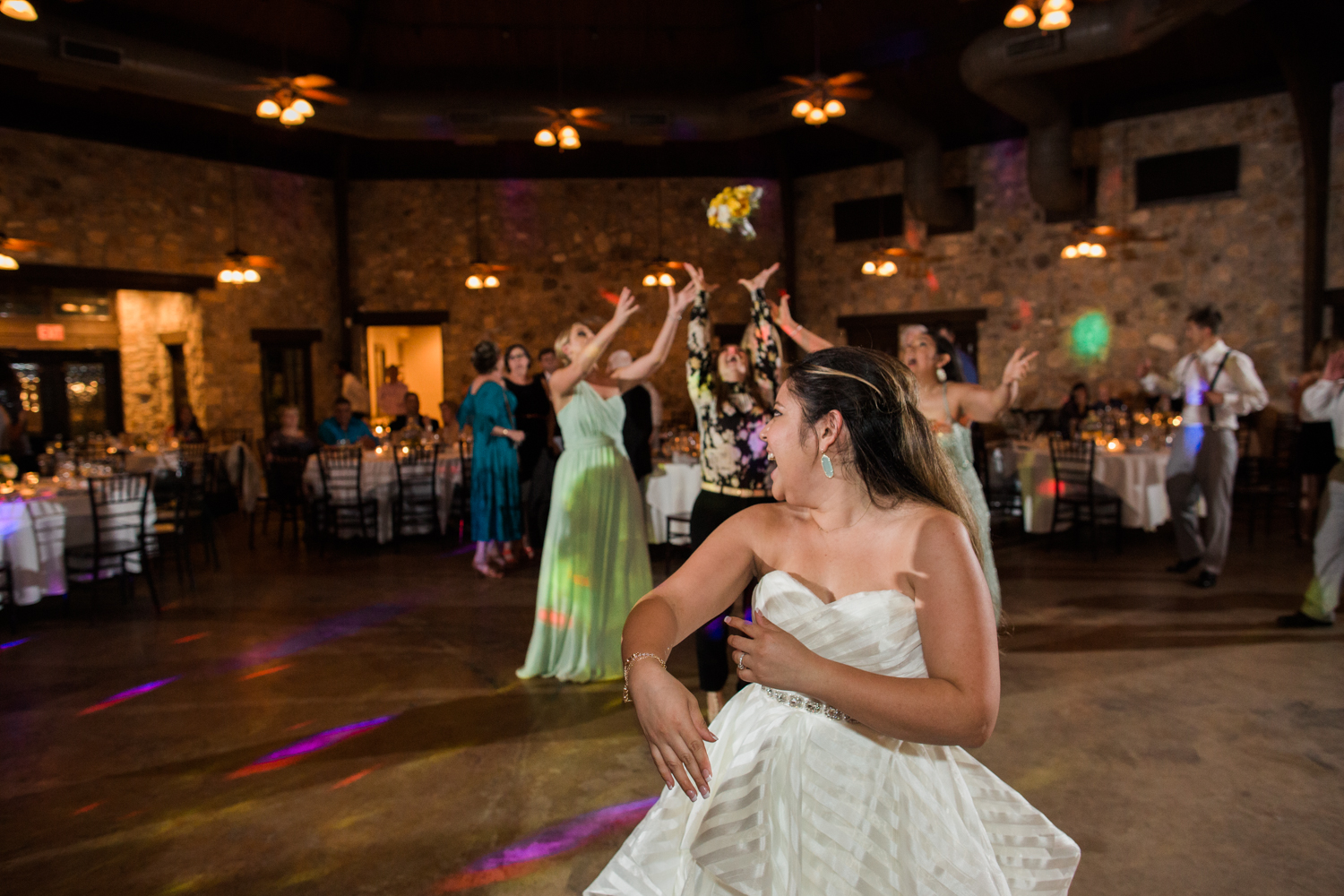 bouquet toss - club at sonterra