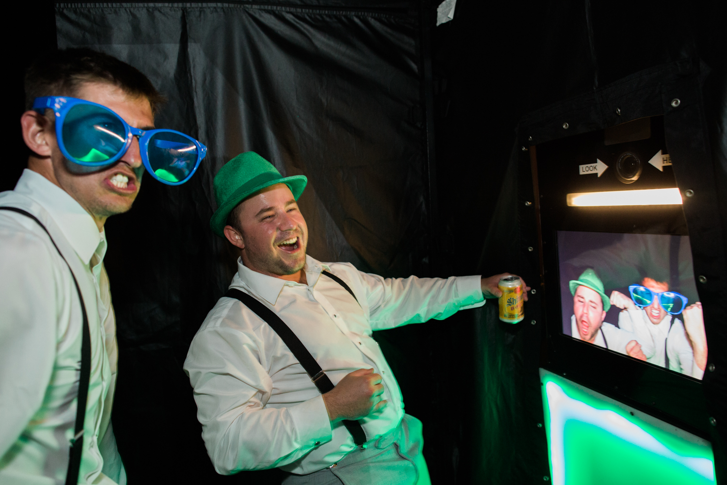 photobooth - club at sonterra wedding