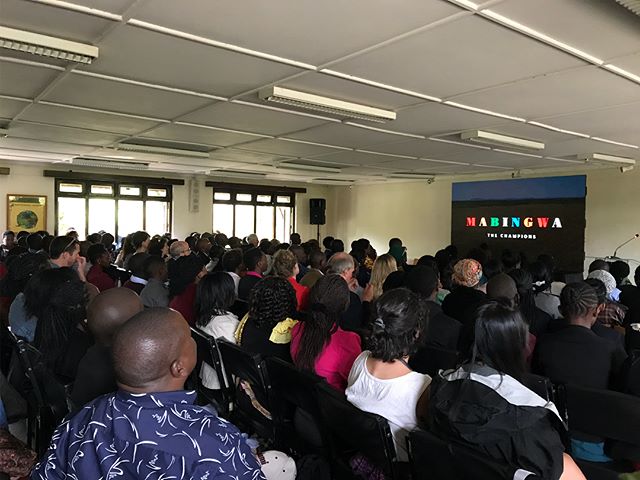 Away we go! The Kenyan premiere of Mabingwa began with a packed morning session at @kenyawildlifeservice and continued at Brookhouse School in Nairobi. Both screenings were followed by briefings from @welltoldstory panel discussions and audience ques