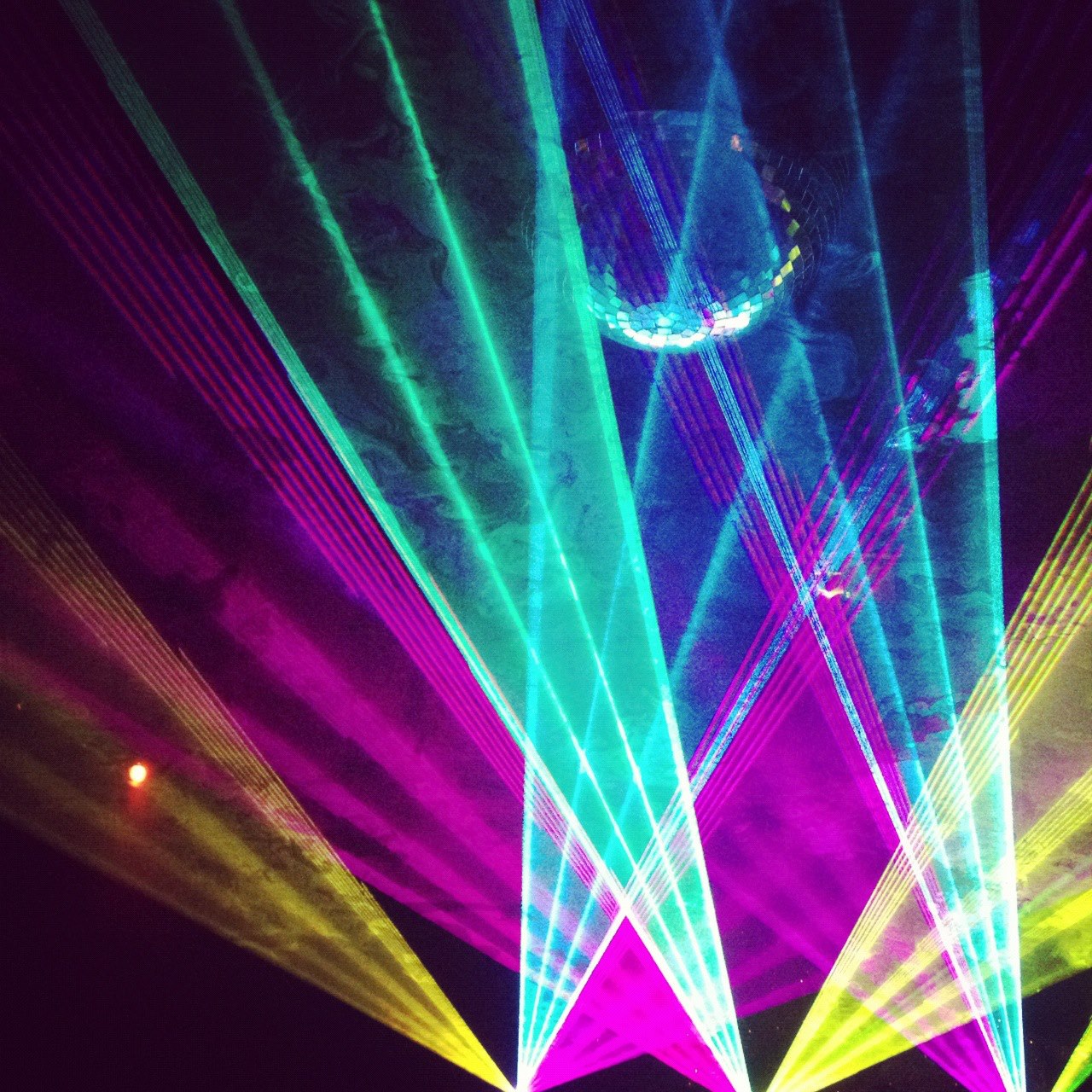 615126_228766183916158_204400277_o.jpg