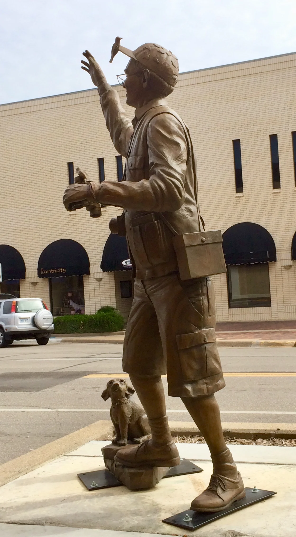 A statue of a birder in Salina, Kansas.