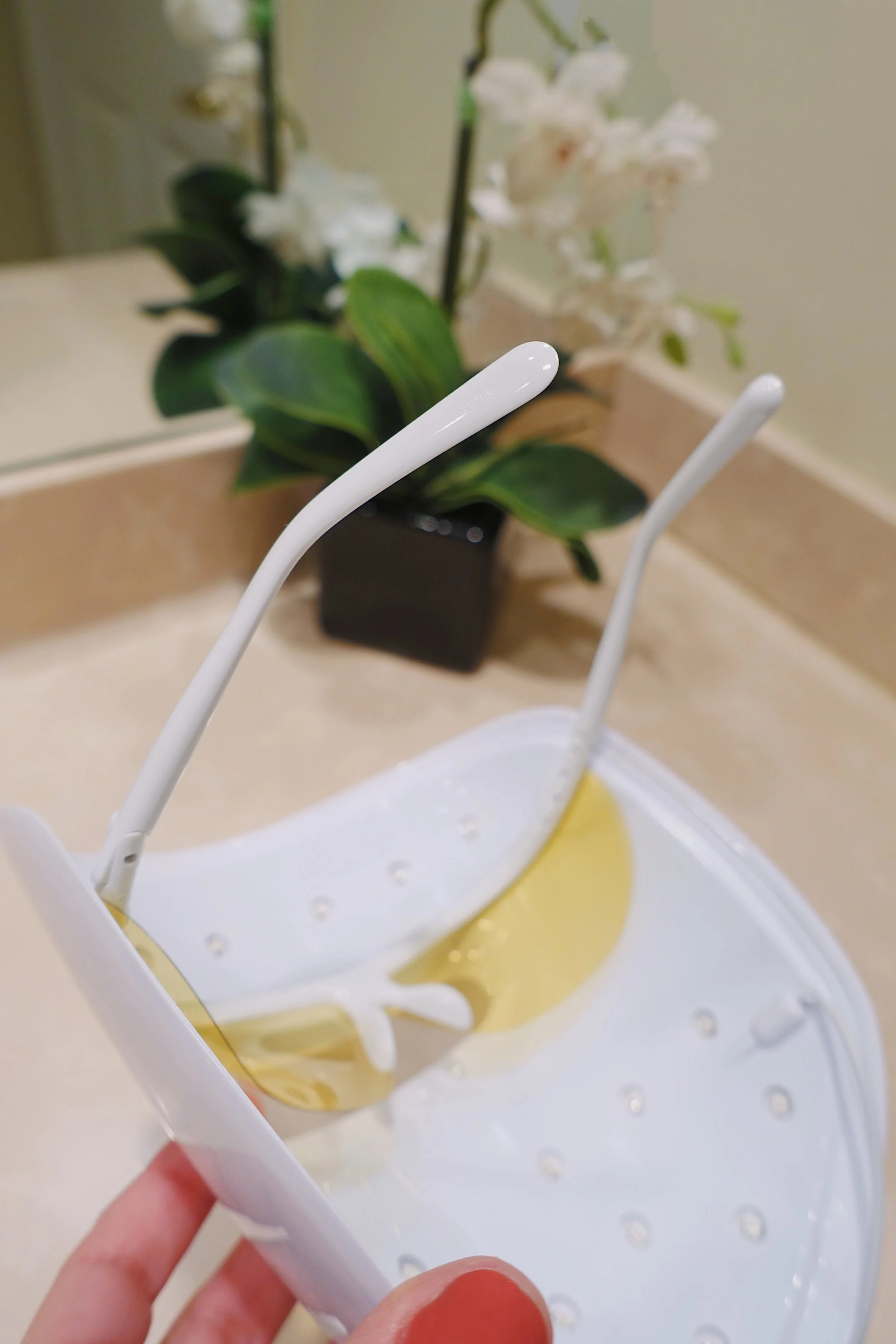 At Home Light Therapy With Neutrogena® — Metanoia Living